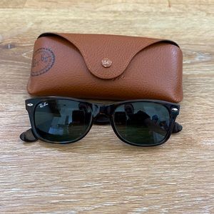 Ray-Ban New Wayfarer Classic | RB2132